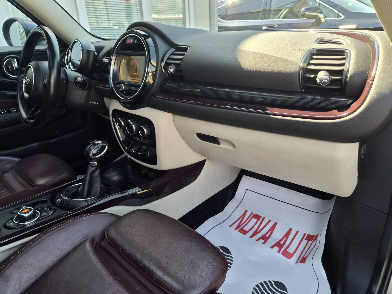 Mini Clubman 2.0D-AUTOMATIC-ESTATE-ПАНОРАМА-FULL, снимка 11 - Автомобили и джипове - 55365777