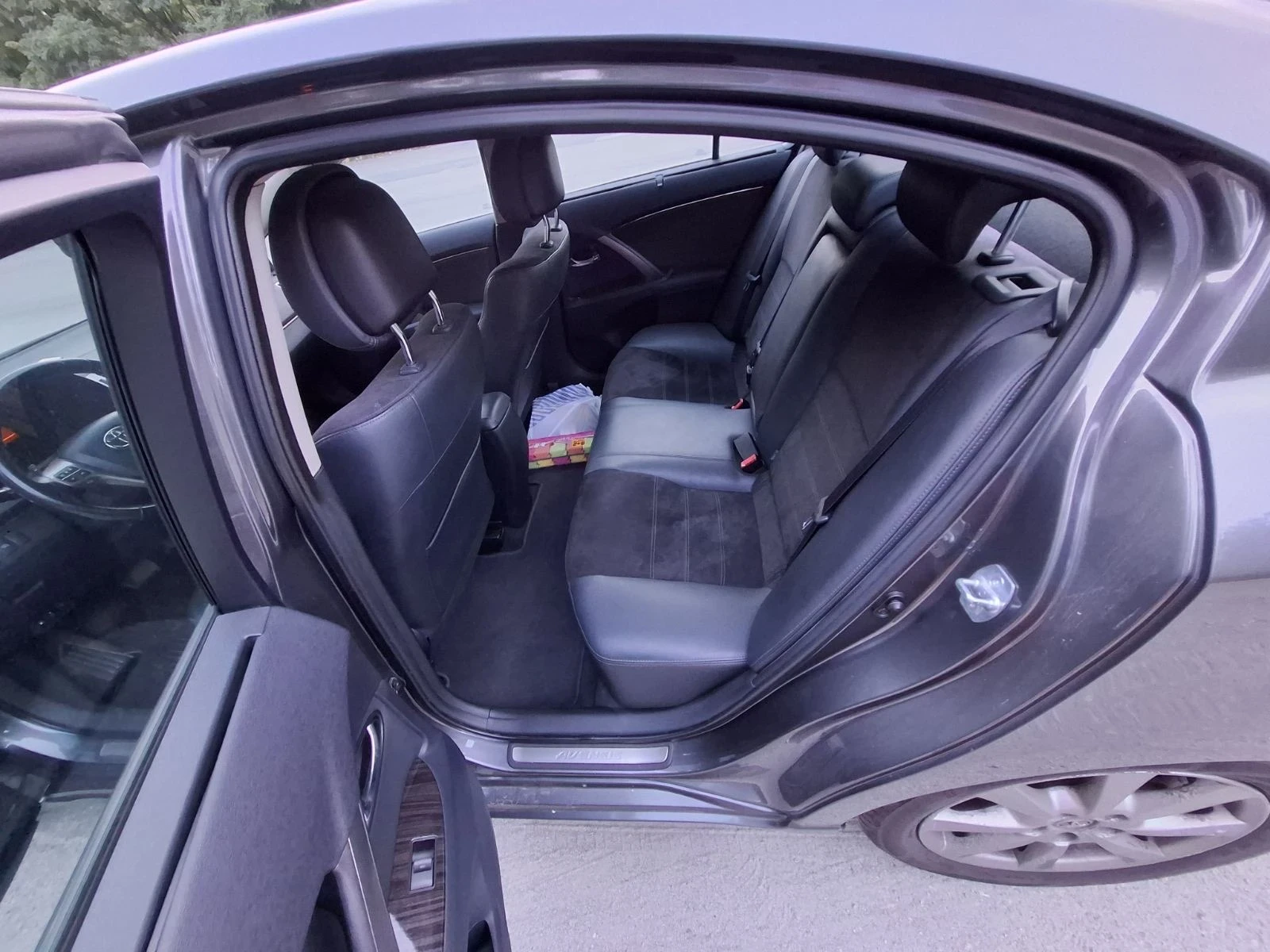 Toyota Avensis 2.2 , снимка 5 - Автомобили и джипове - 56015642