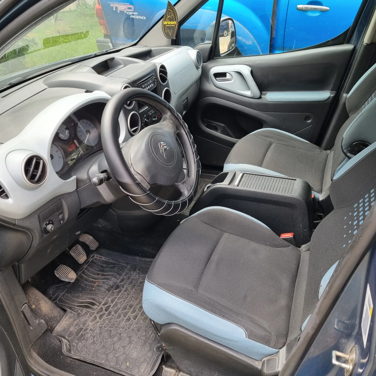 Citroen Berlingo 1.6HDI, снимка 7 - Автомобили и джипове - 56119207