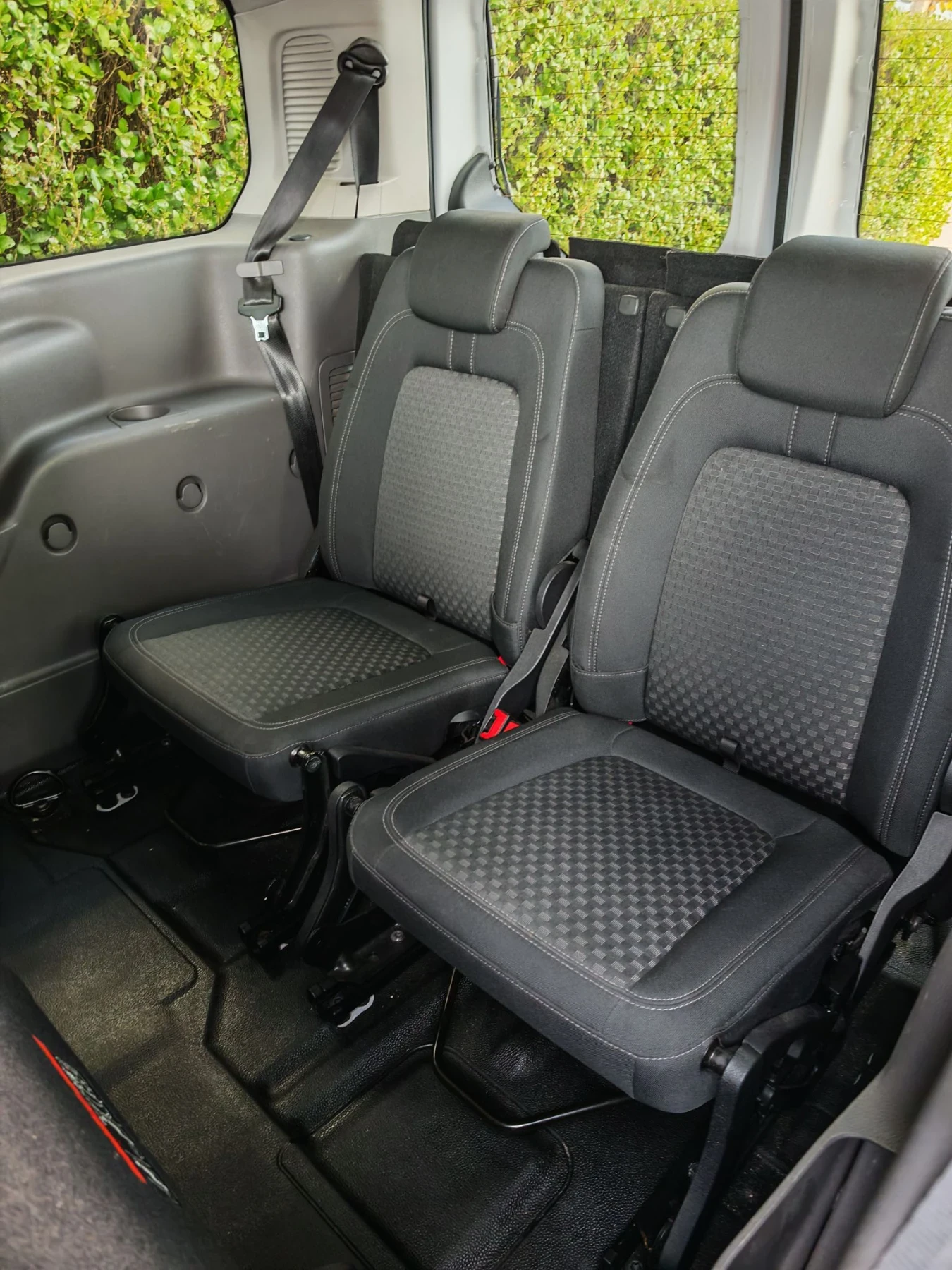 Ford Connect * MAXI 6+ 1 * 1.5D 100ps * ��� ��������� *  | Mobile.bg � ����������� 10
