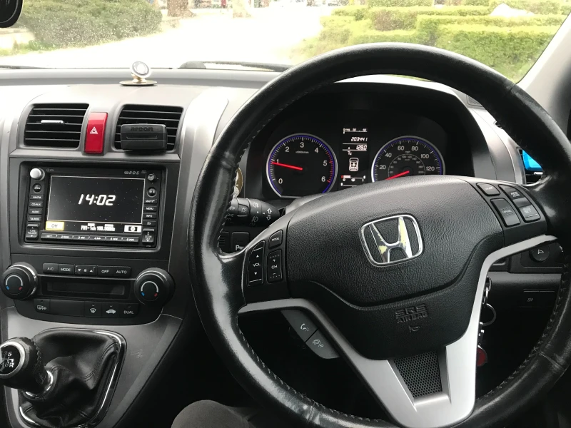 Honda Cr-v трета серия, снимка 4 - Автомобили и джипове - 47910178