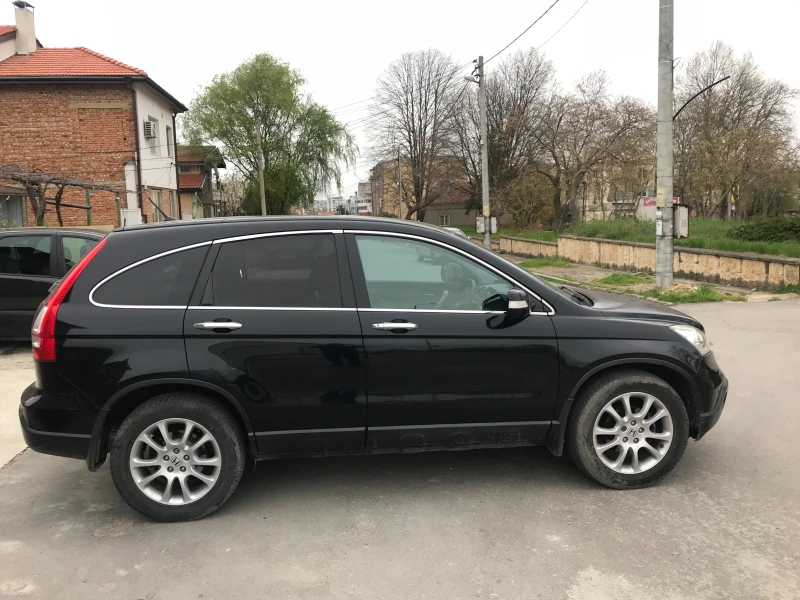 Honda Cr-v трета серия, снимка 3 - Автомобили и джипове - 47910178