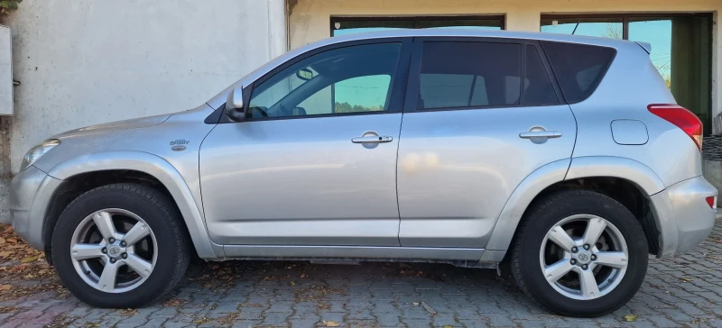 Toyota Rav4, снимка 1 - Автомобили и джипове - 47906305