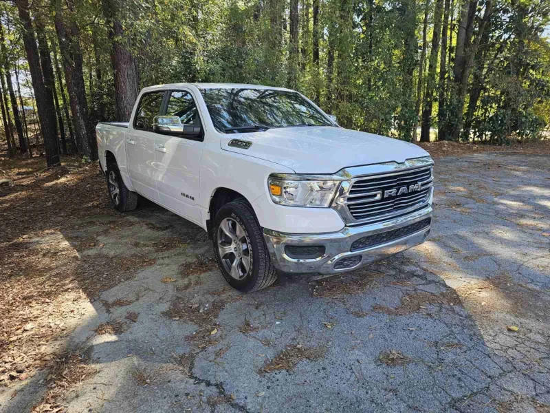 Dodge RAM 1500 Laramie 5.7 V8 eTorque , снимка 3 - Автомобили и джипове - 52337981