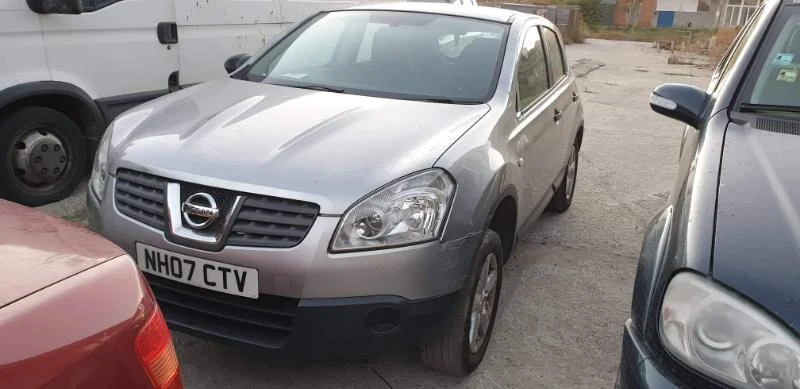 Nissan Qashqai, снимка 1 - Автомобили и джипове - 26788560