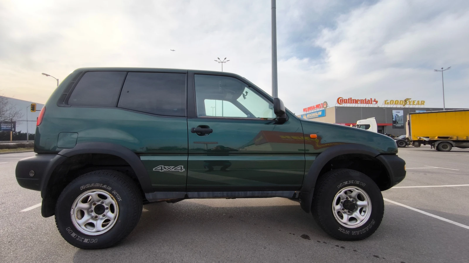 Nissan Terrano, снимка 6 - Автомобили и джипове - 53727329