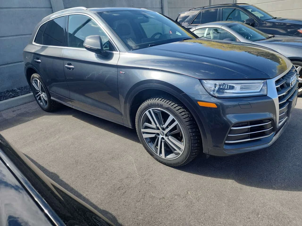 Audi Q5 * Progressiv S LINE* ОБДУХВАНЕ* ПАНО* + ГУМИ И ДЖА, снимка 3 - Автомобили и джипове - 54234689