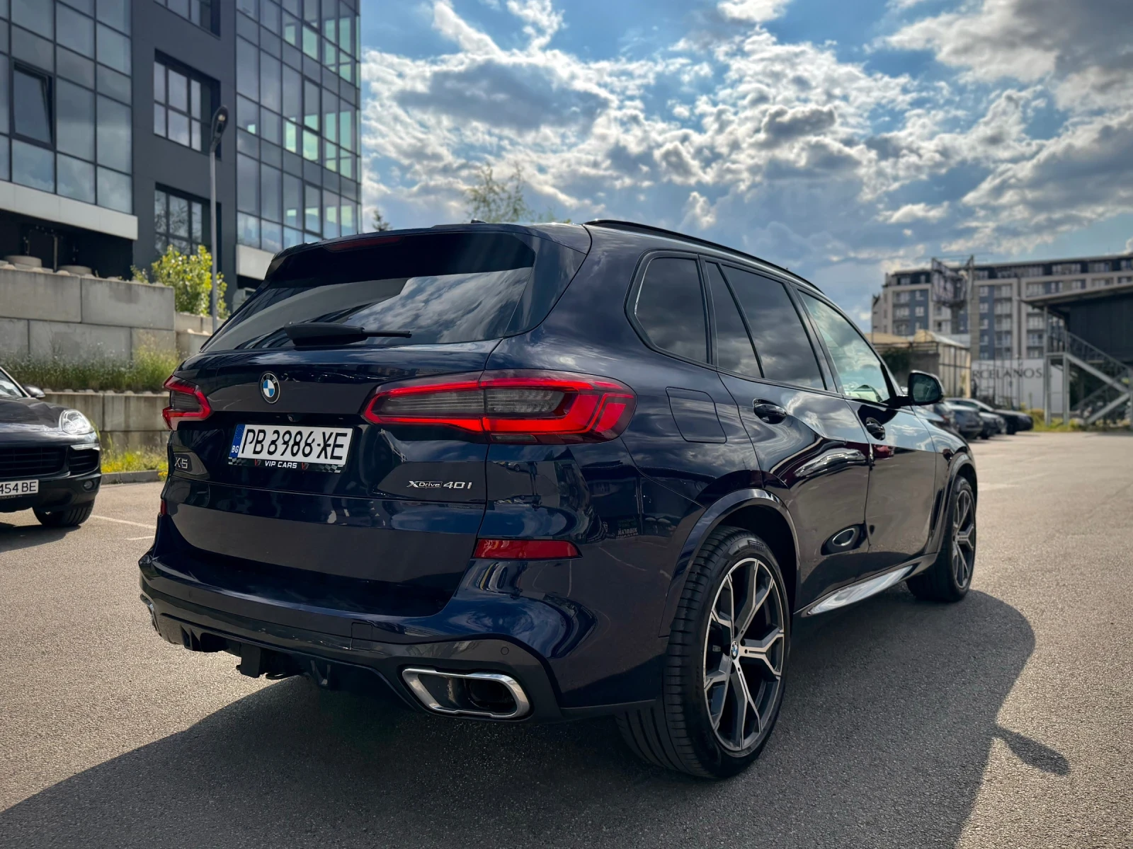BMW X5 xDrive40i M-Pack / ПЪЛНА ИСТОРИЯ / КАСКО, снимка 5 - Автомобили и джипове - 54416847
