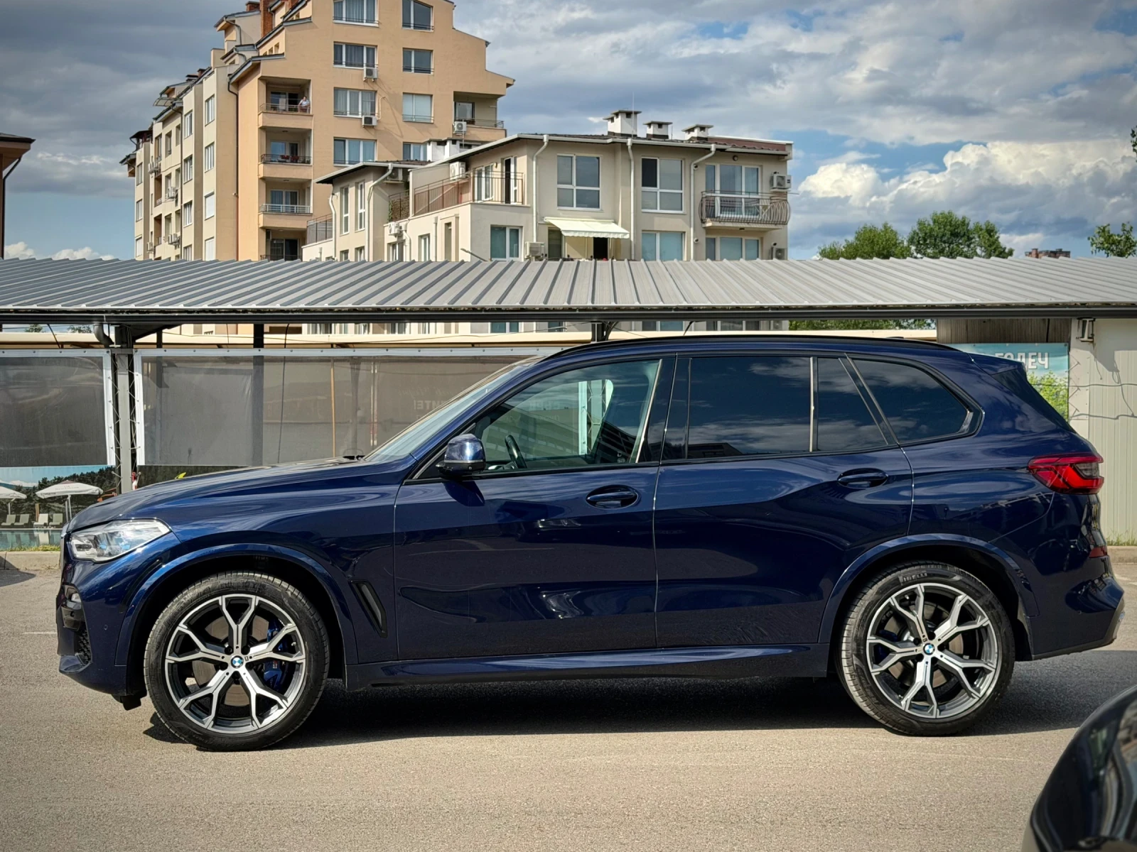 BMW X5 xDrive40i M-Pack / ПЪЛНА ИСТОРИЯ / КАСКО, снимка 3 - Автомобили и джипове - 54416847