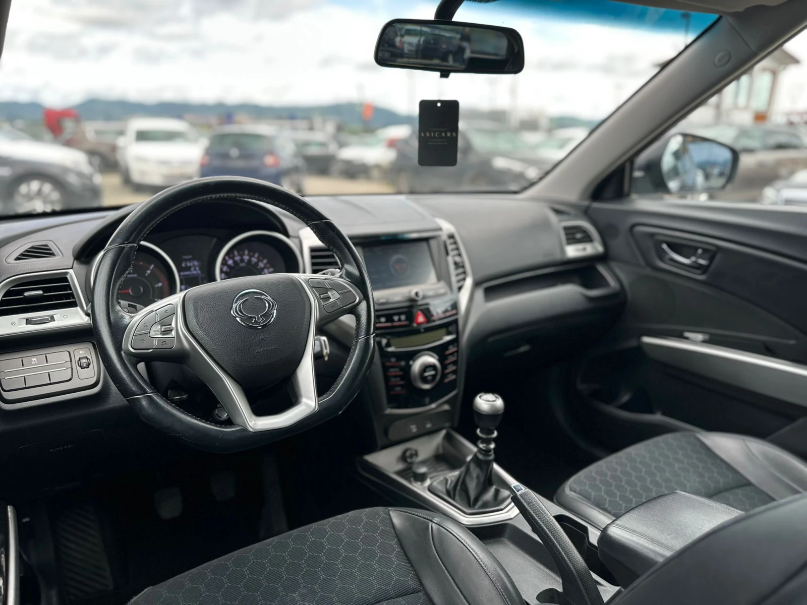 SsangYong Tivoli / 129000 KM / TOP /, снимка 9 - Автомобили и джипове - 54777755