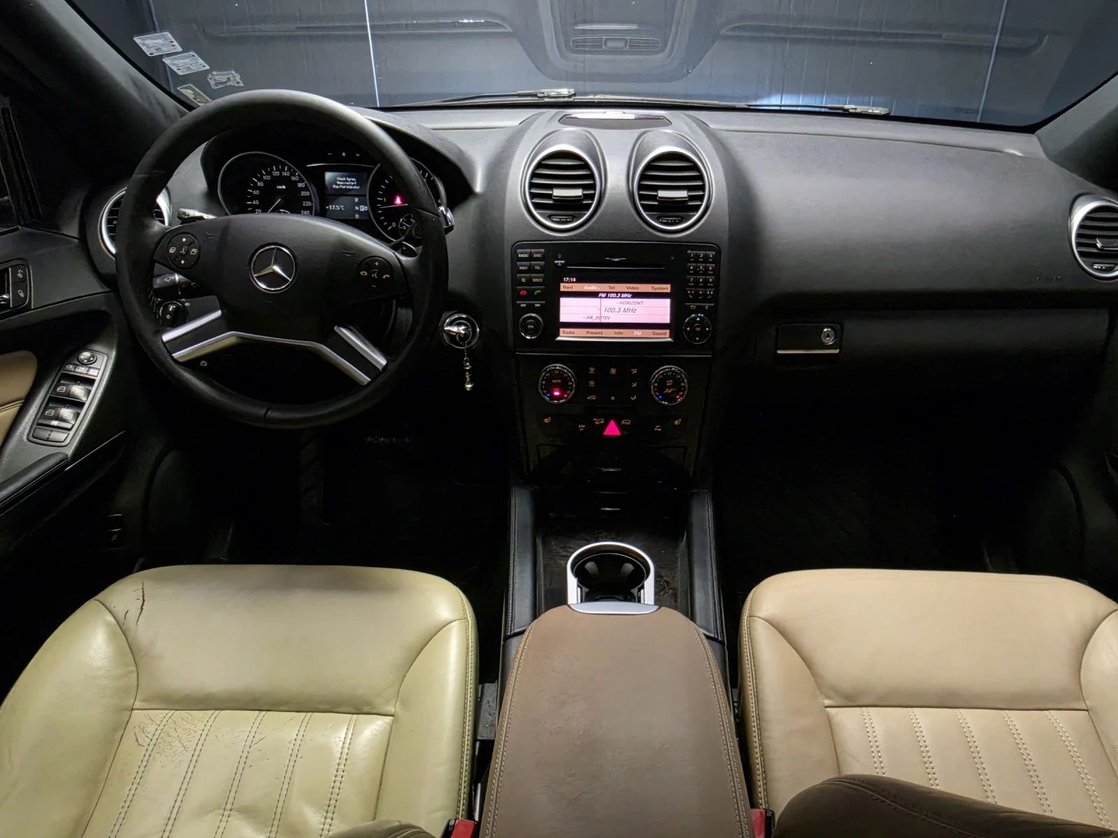 Mercedes-Benz ML 320 FACELIFT* КОЖА* 4-MATIC* DESIGNO* NAVI* ПОДГРЕВ, снимка 5 - Автомобили и джипове - 54840319