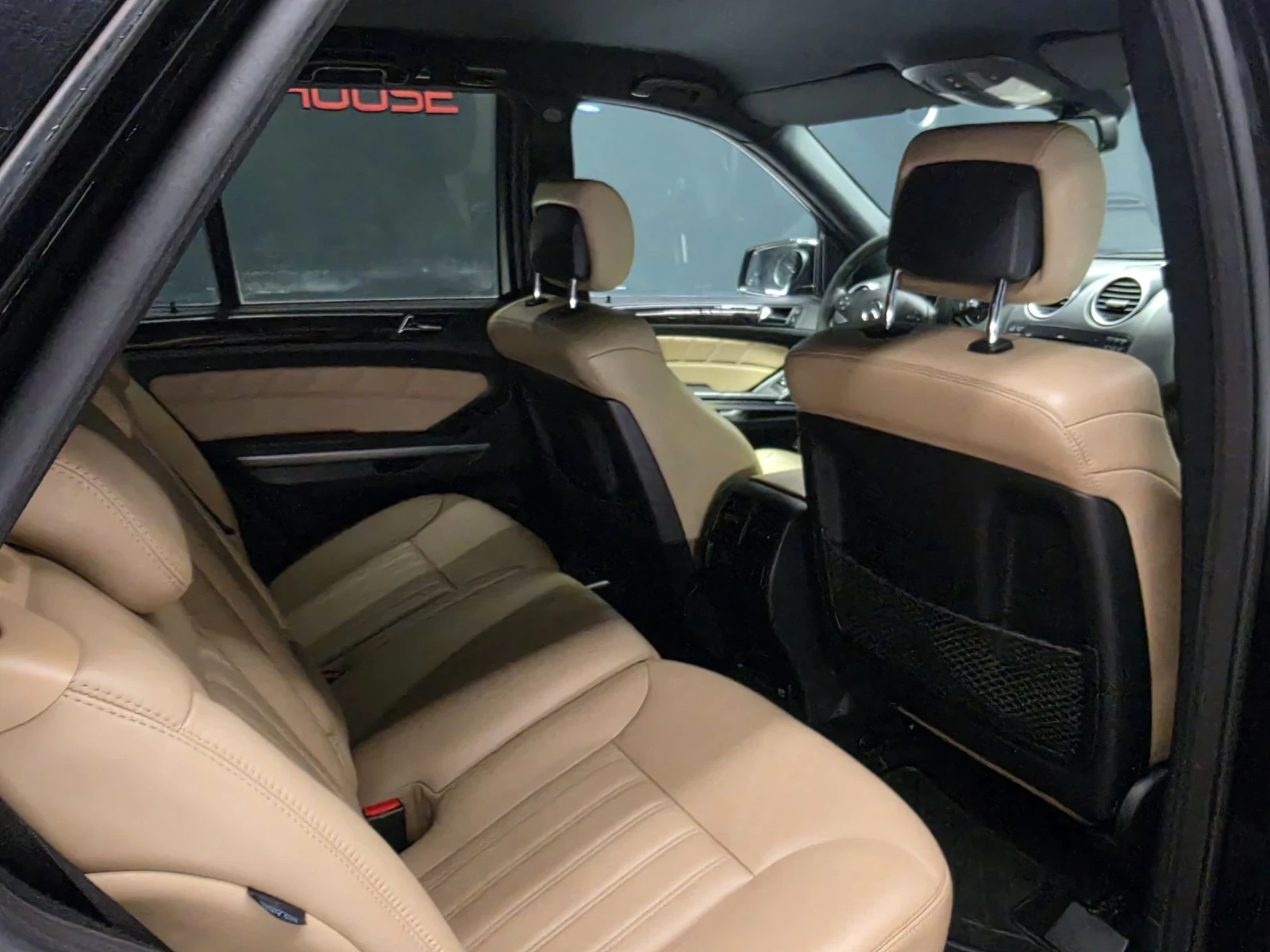 Mercedes-Benz ML 320 FACELIFT* КОЖА* 4-MATIC* DESIGNO* NAVI* ПОДГРЕВ, снимка 11 - Автомобили и джипове - 54840319