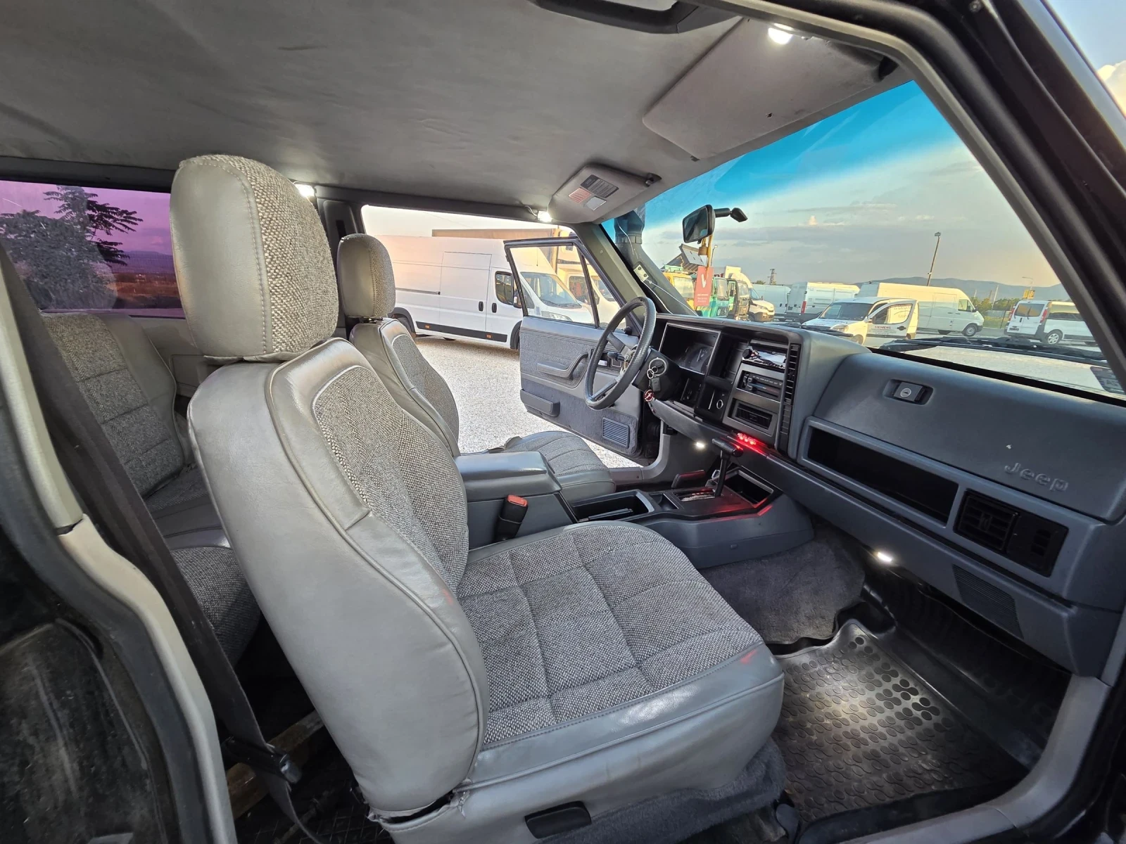 Jeep Cherokee HIGH OUTPUT LIMITED 4.0 HO, снимка 9 - Автомобили и джипове - 55052599