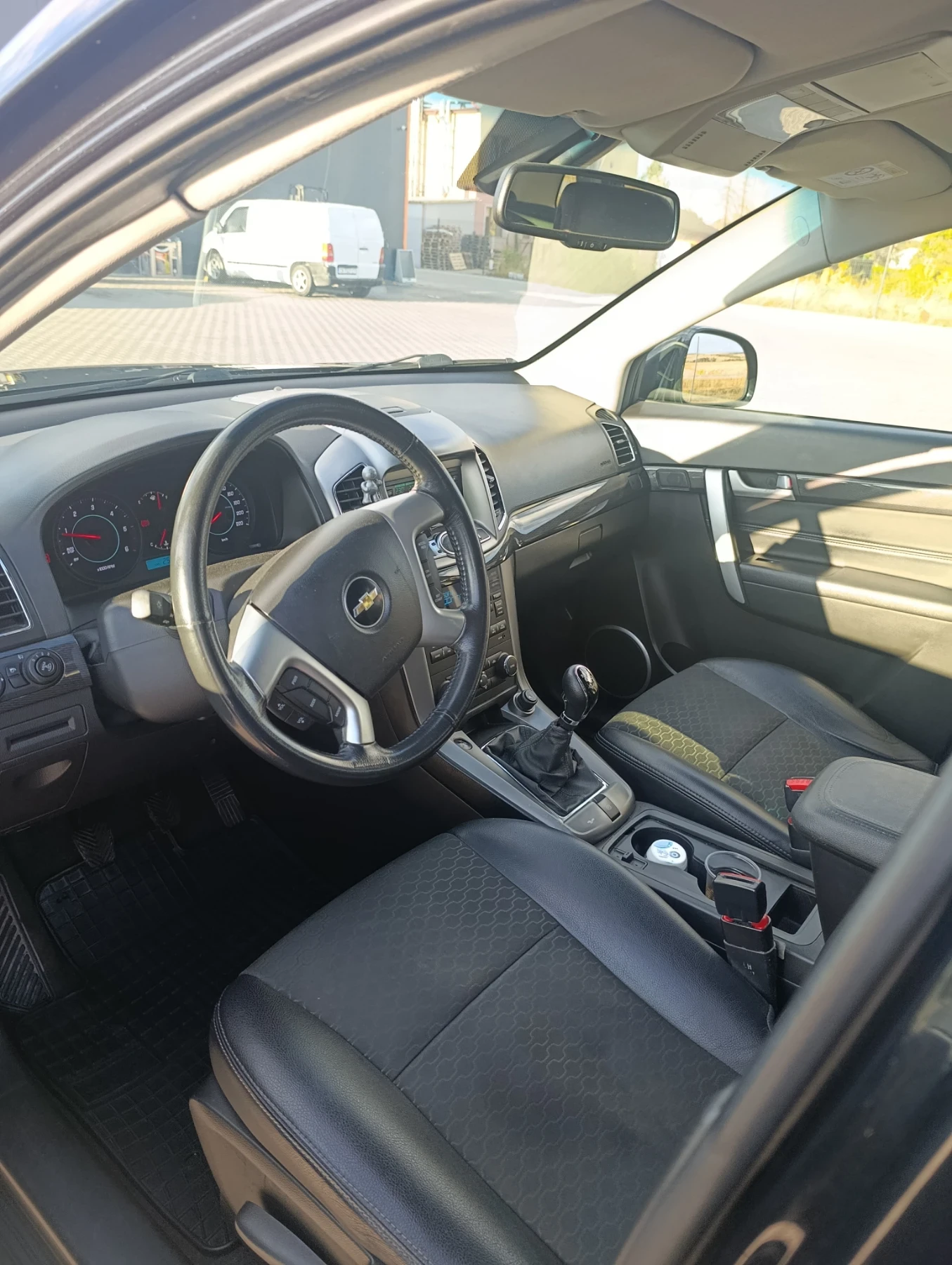 Chevrolet Captiva 2.2D, снимка 11 - Автомобили и джипове - 56184418