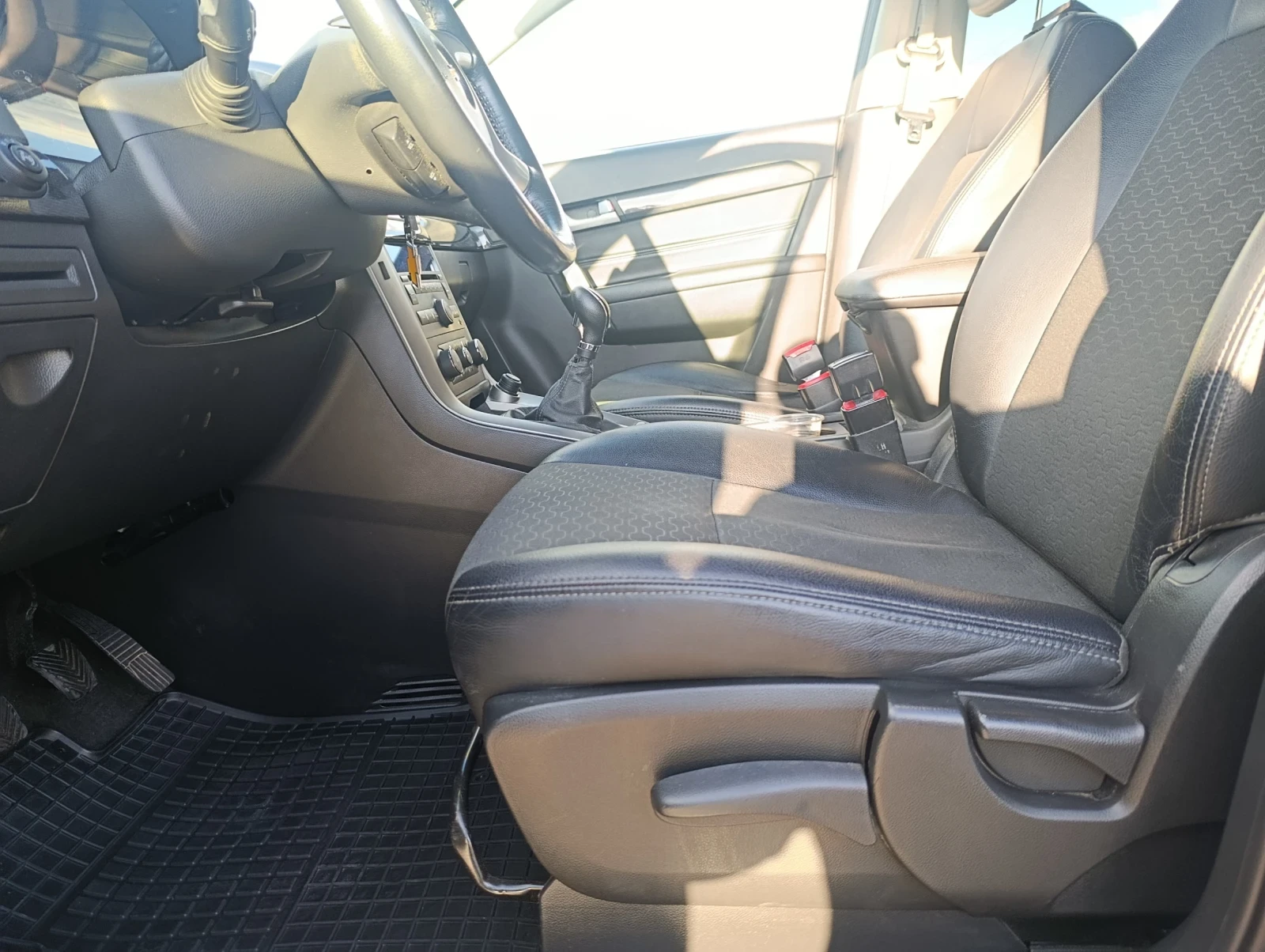 Chevrolet Captiva 2.2D, снимка 12 - Автомобили и джипове - 56184418