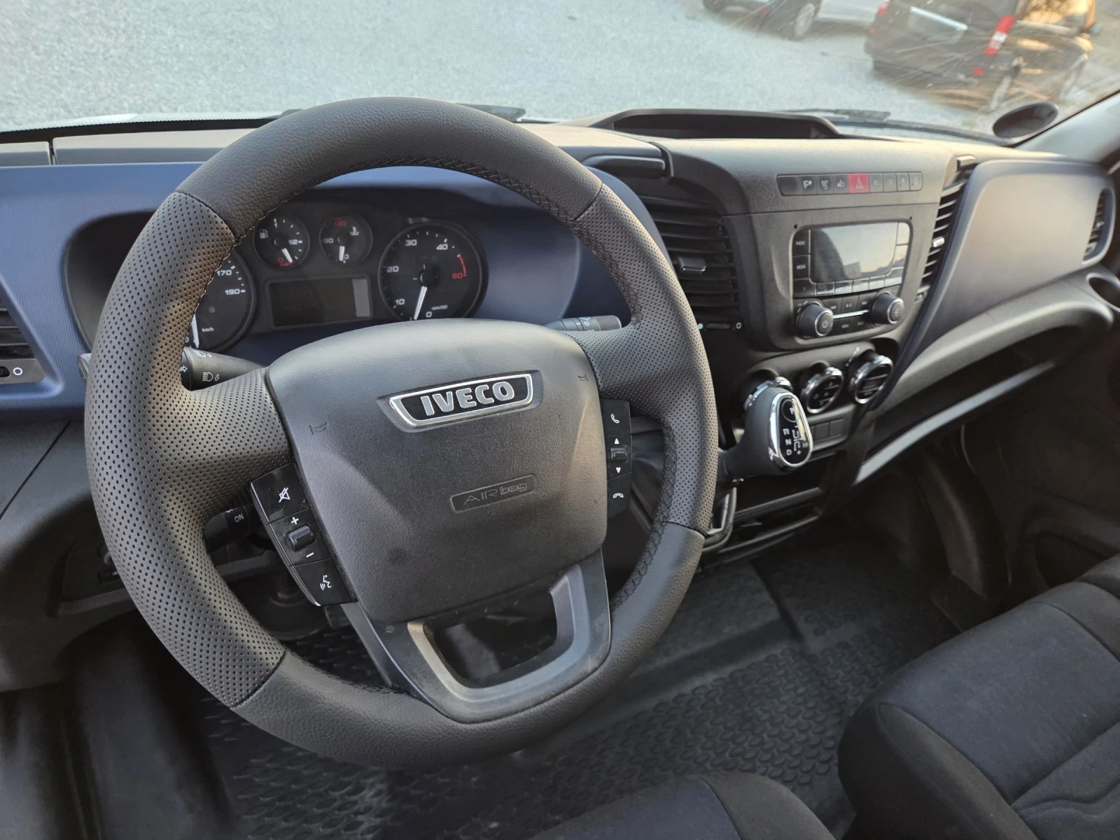 Iveco Daily 35c18, Климатик, Падащ борд, До 3.5 тона - изображение 10