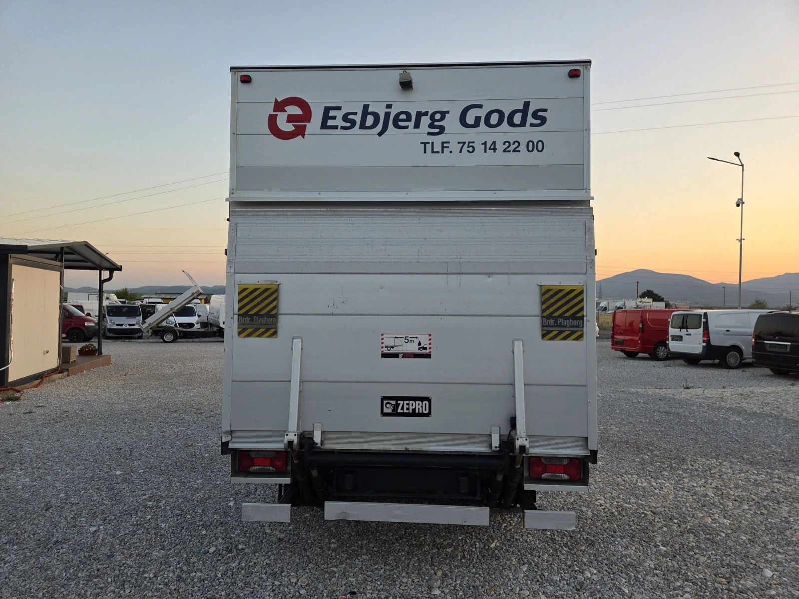 Iveco Daily 35c18, Климатик, Падащ борд, До 3.5 тона - изображение 4