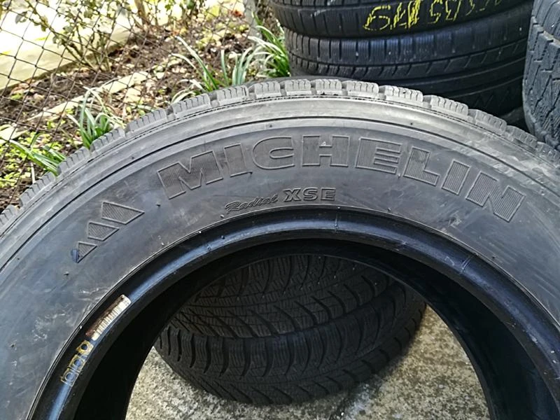 Гуми Зимни 215/70R16, снимка 5 - Гуми и джанти - 23685302