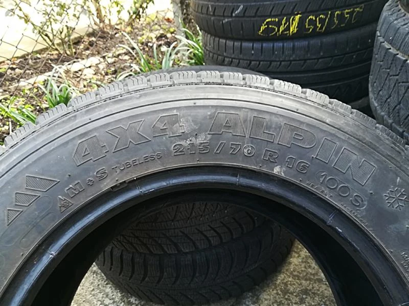 Гуми Зимни 215/70R16, снимка 6 - Гуми и джанти - 23685302