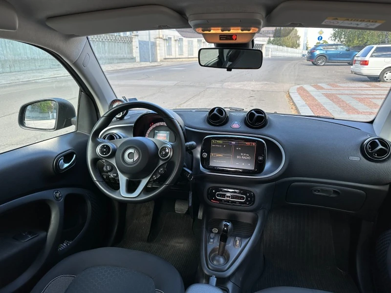 Smart Fortwo EQ, снимка 13 - Автомобили и джипове - 47178390