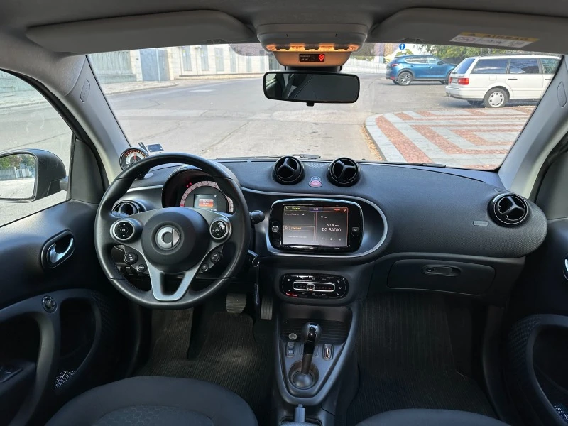 Smart Fortwo EQ, снимка 10 - Автомобили и джипове - 47178390