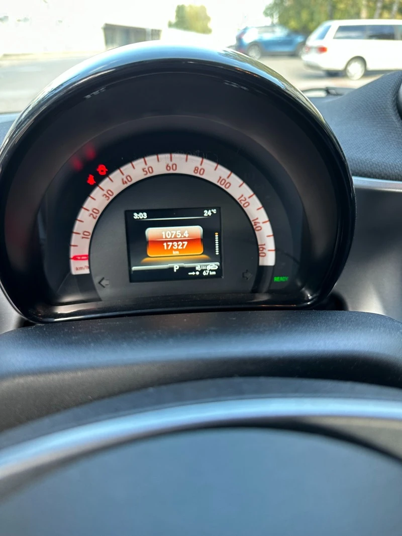 Smart Fortwo EQ, снимка 15 - Автомобили и джипове - 47178390