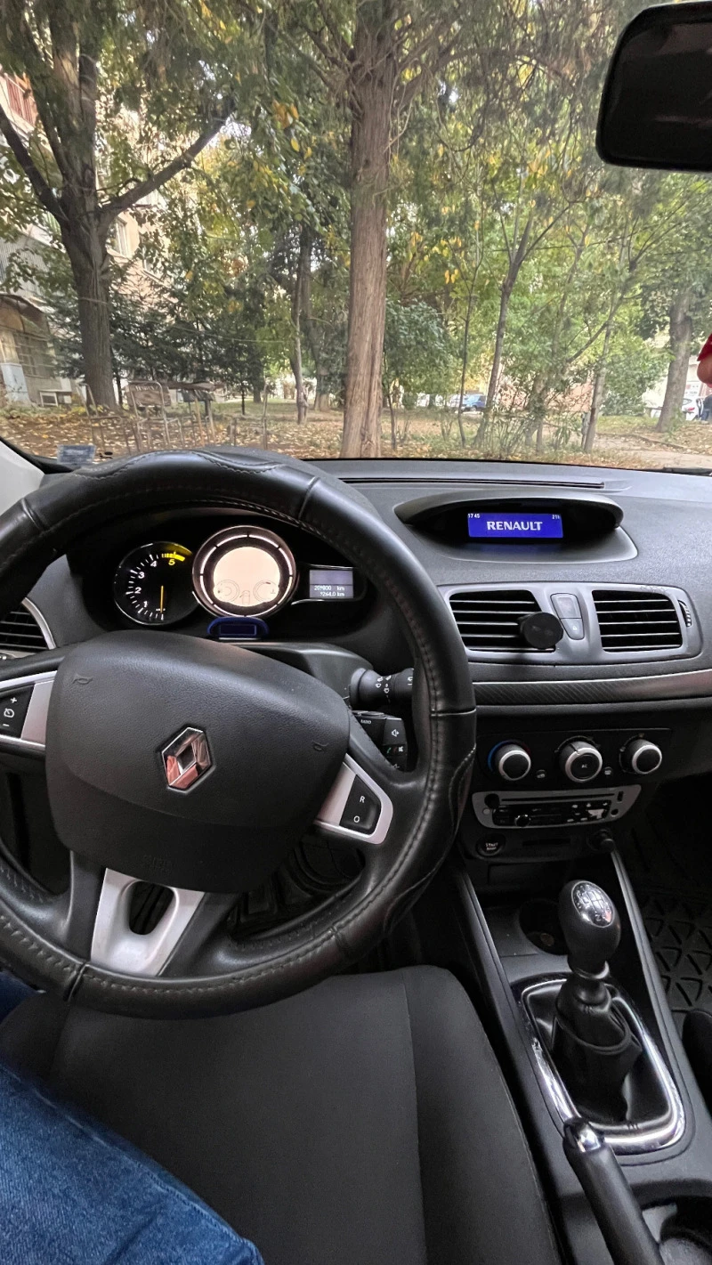 Renault Megane, снимка 9 - Автомобили и джипове - 42731990