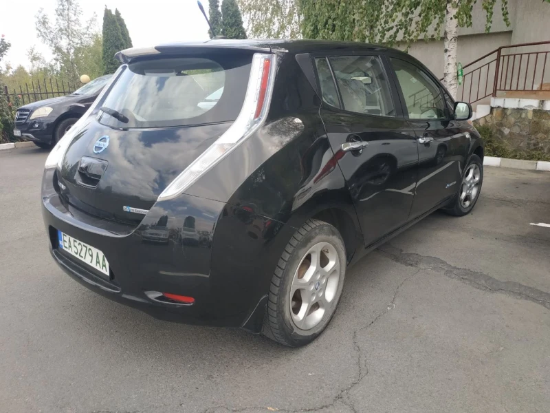 Nissan Leaf , снимка 4 - Автомобили и джипове - 47097339