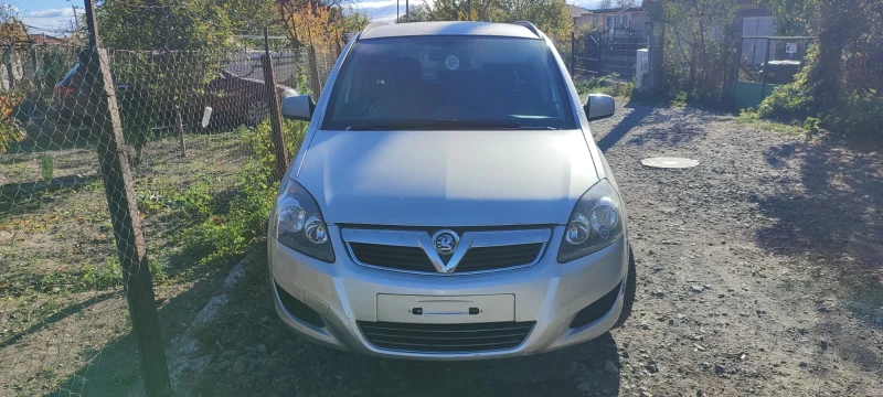 Opel Zafira, снимка 1 - Автомобили и джипове - 47890637