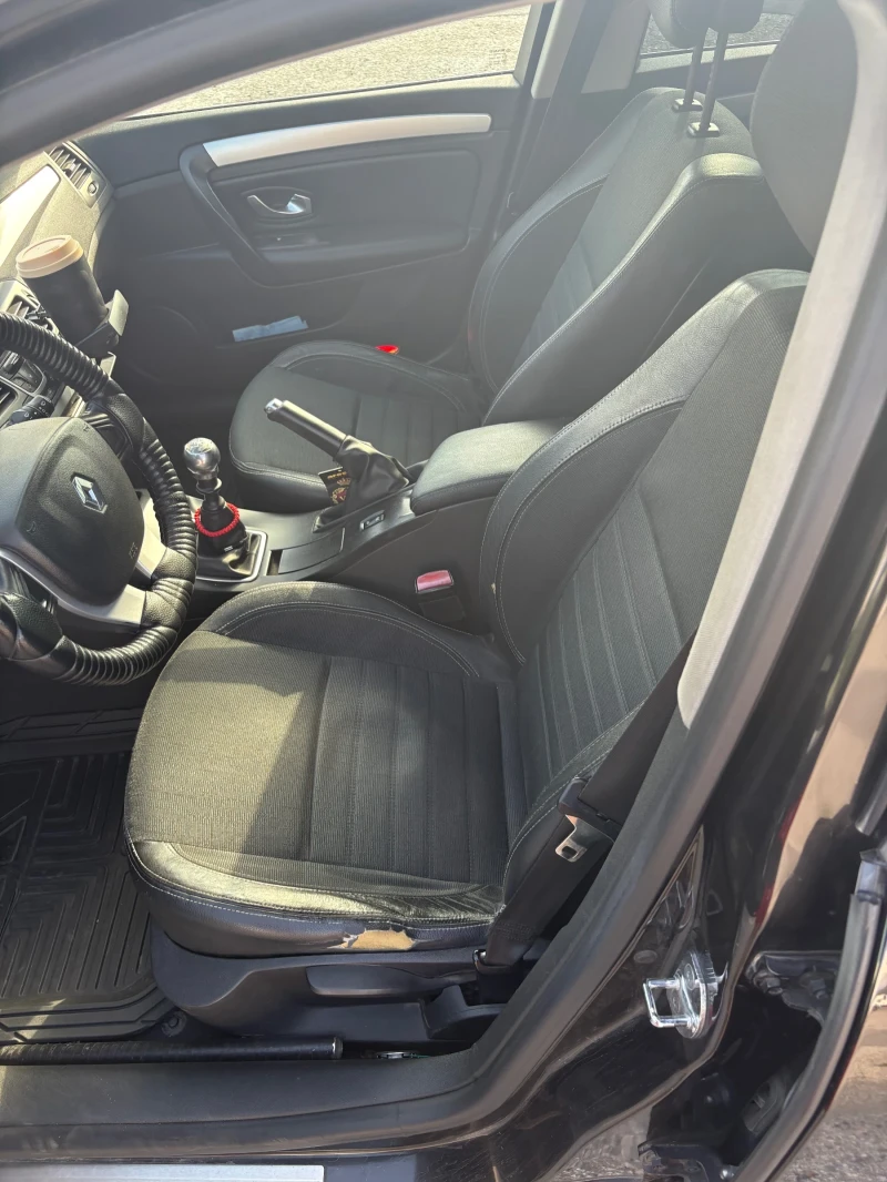 Renault Laguna, снимка 10 - Автомобили и джипове - 52283684