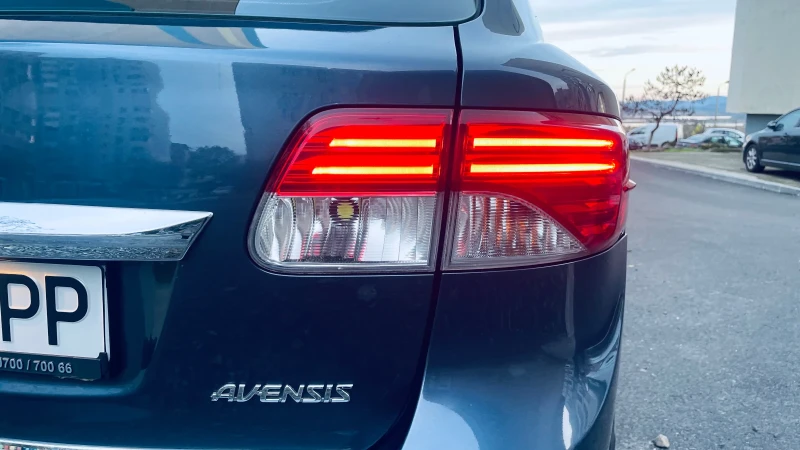 Toyota Avensis, снимка 5 - Автомобили и джипове - 52679306