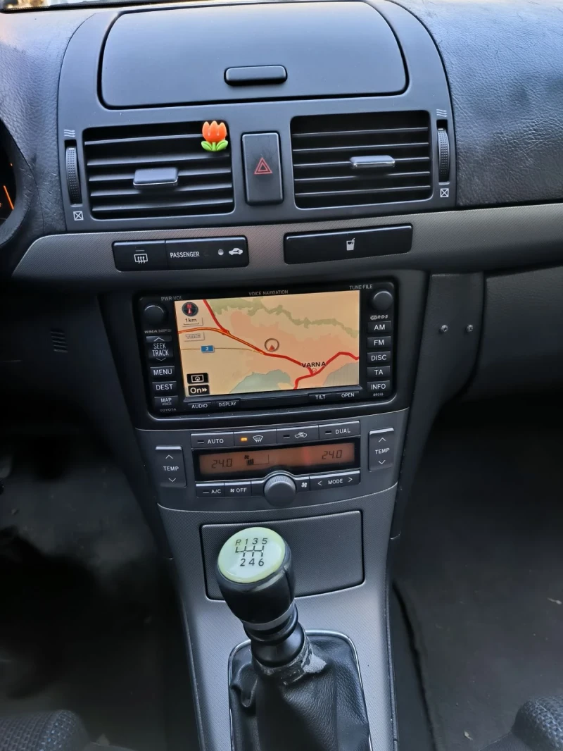 Toyota Avensis, снимка 8 - Автомобили и джипове - 52885502