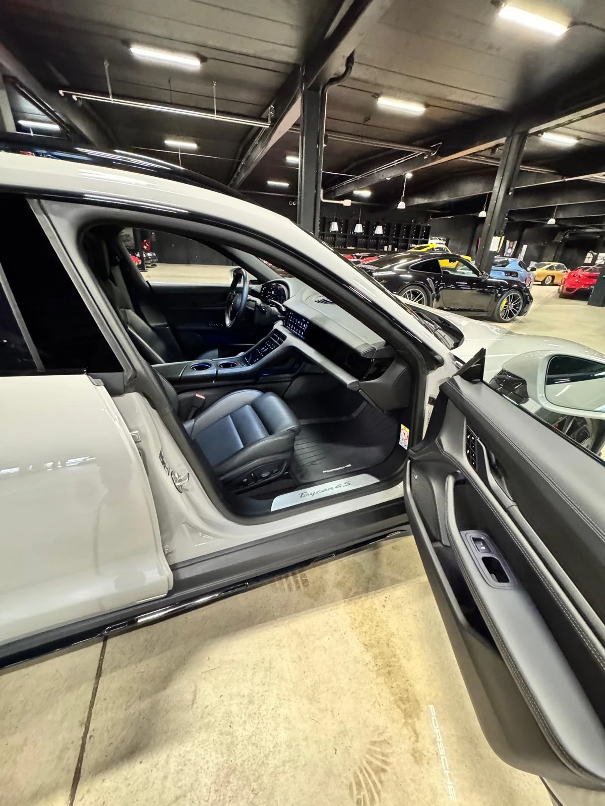 Porsche Taycan CrossTurismo 4s SportChrono - изображение 7