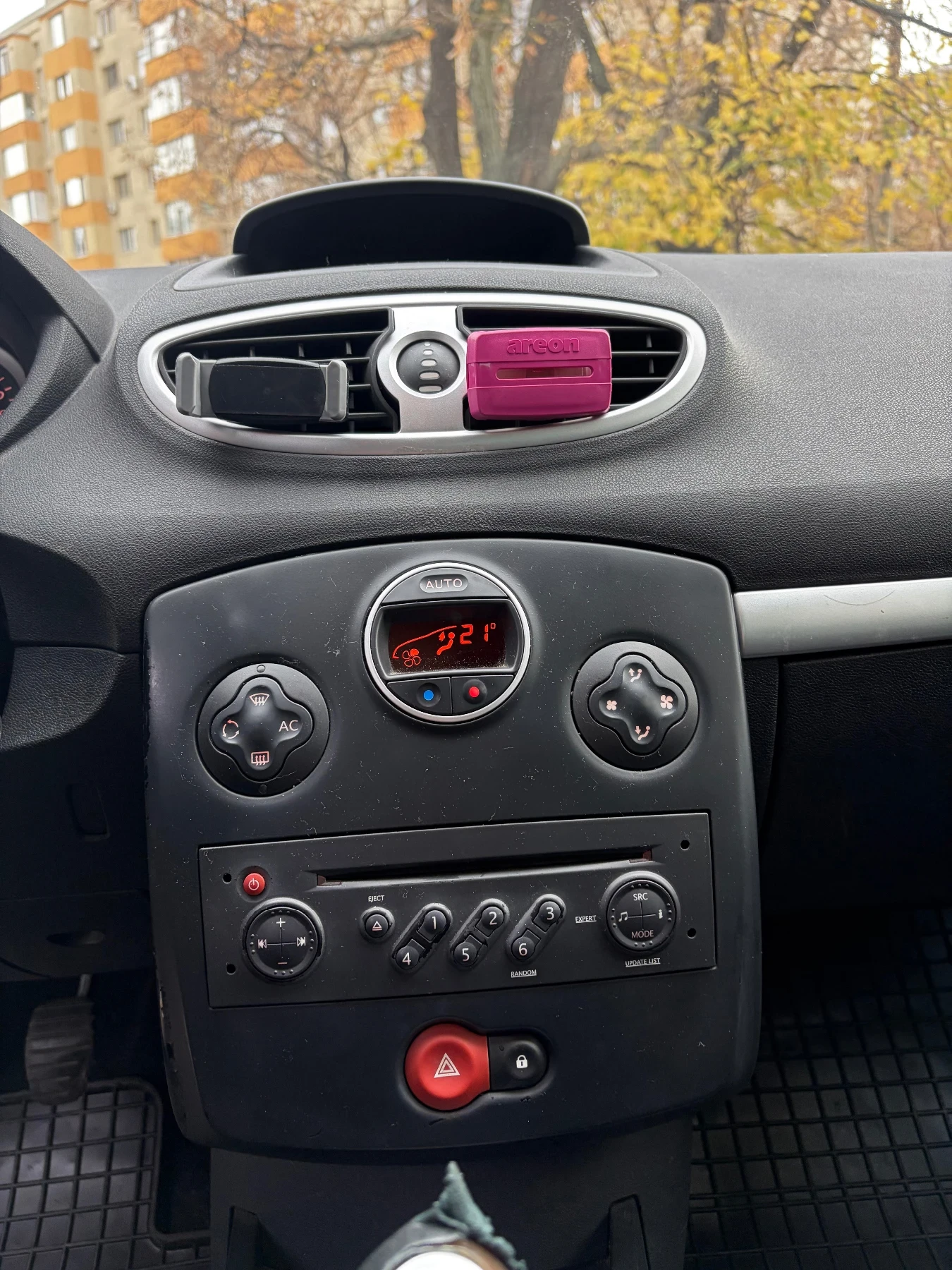 Renault Clio 2.0i - изображение 8