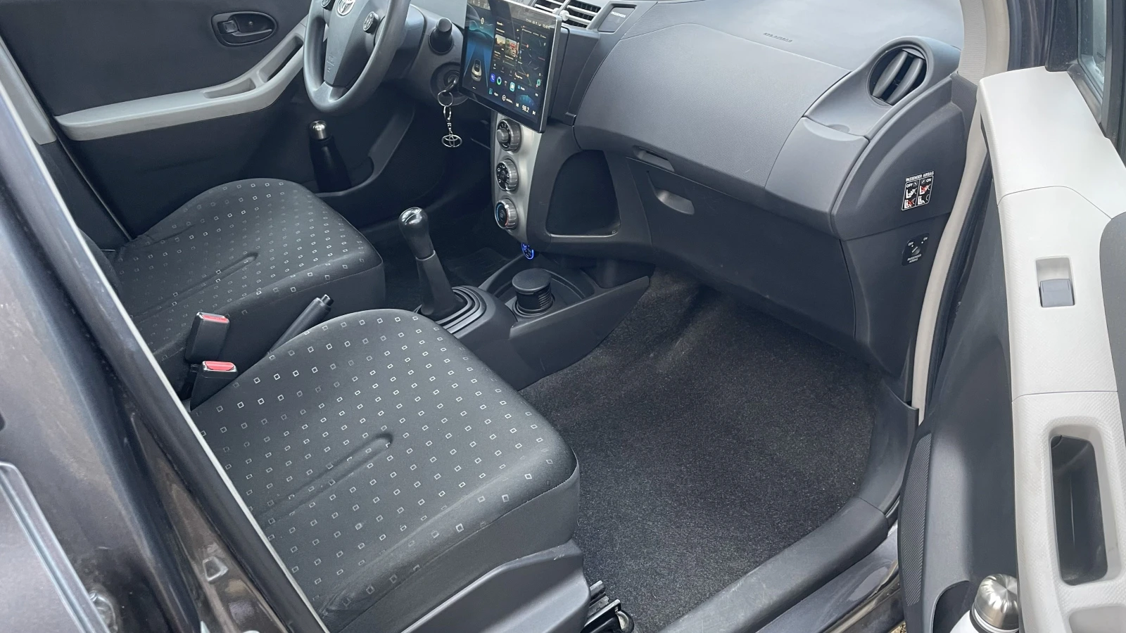 Toyota Yaris  - изображение 10