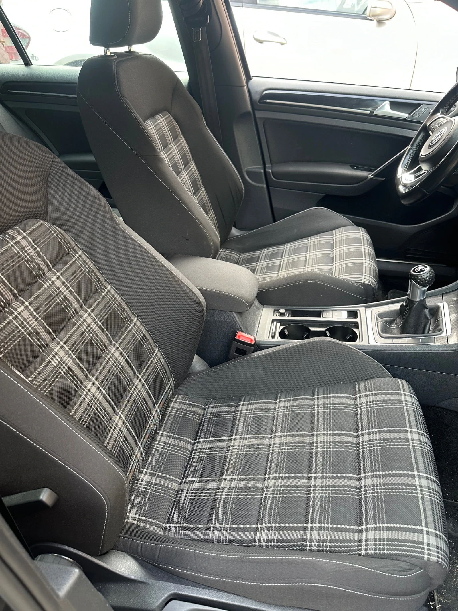 VW Golf  - изображение 8