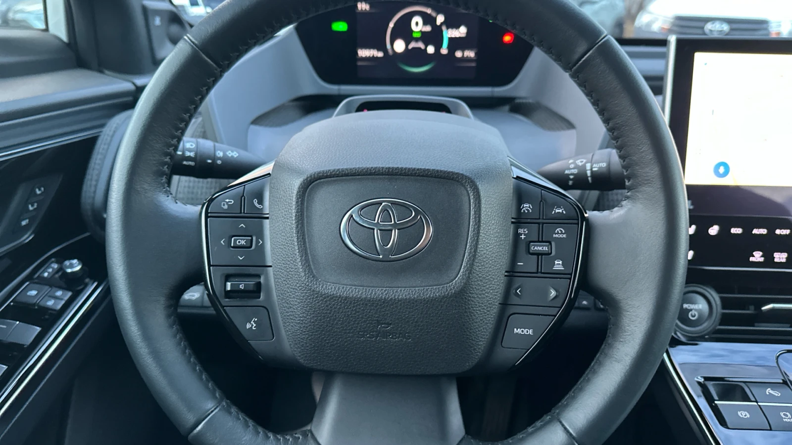 Toyota bZ4X AWD Luxury , снимка 13 - Автомобили и джипове - 53899825