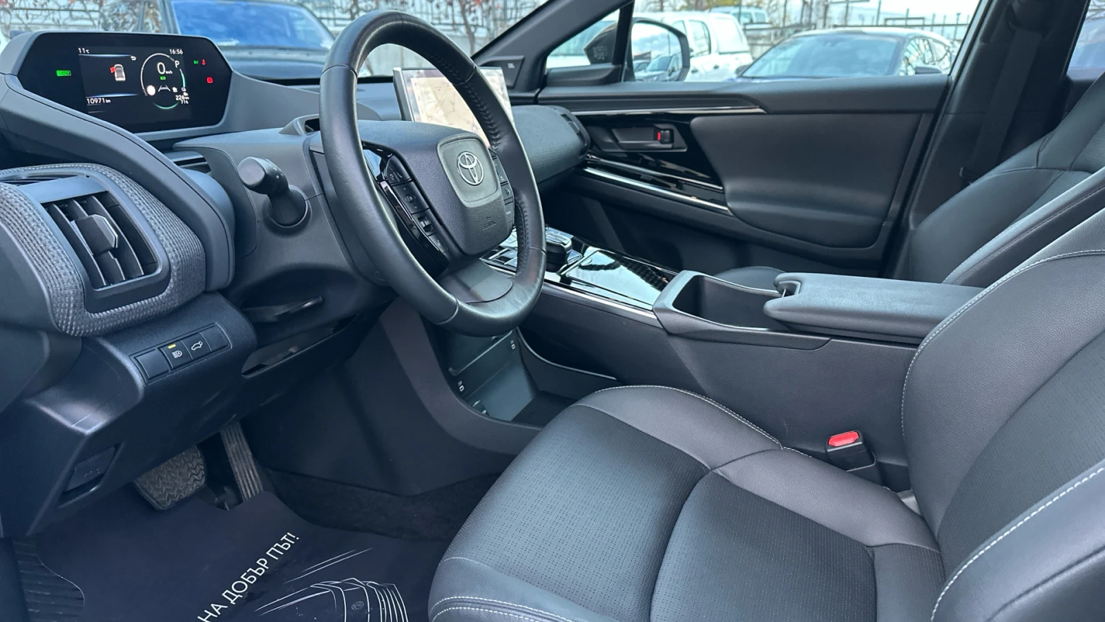 Toyota bZ4X AWD Luxury , снимка 12 - Автомобили и джипове - 53899825