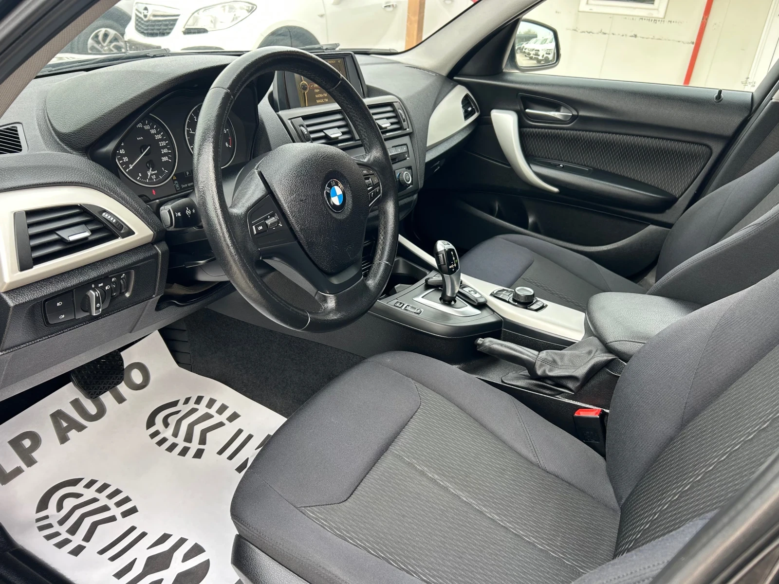 BMW 120 * 2.0D* 143к.с* AUTOMAT* NAVI* , снимка 7 - Автомобили и джипове - 54212757