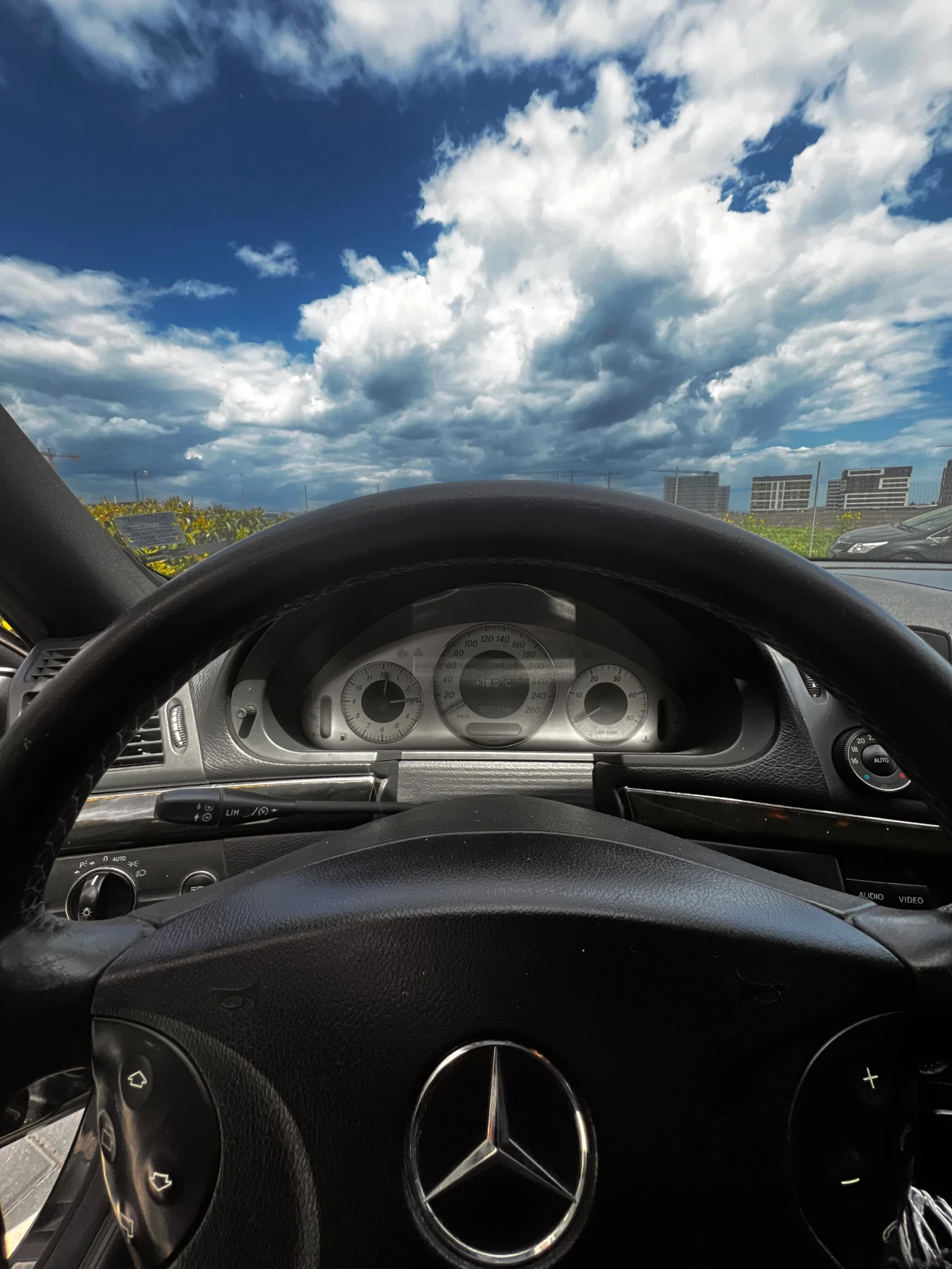 Mercedes-Benz E 280, снимка 8 - Автомобили и джипове - 54947477
