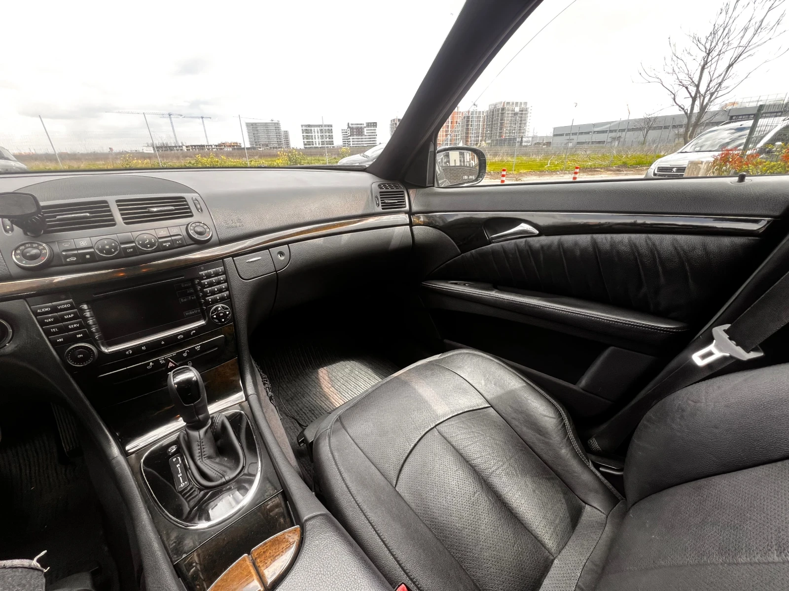 Mercedes-Benz E 280, снимка 6 - Автомобили и джипове - 54947477