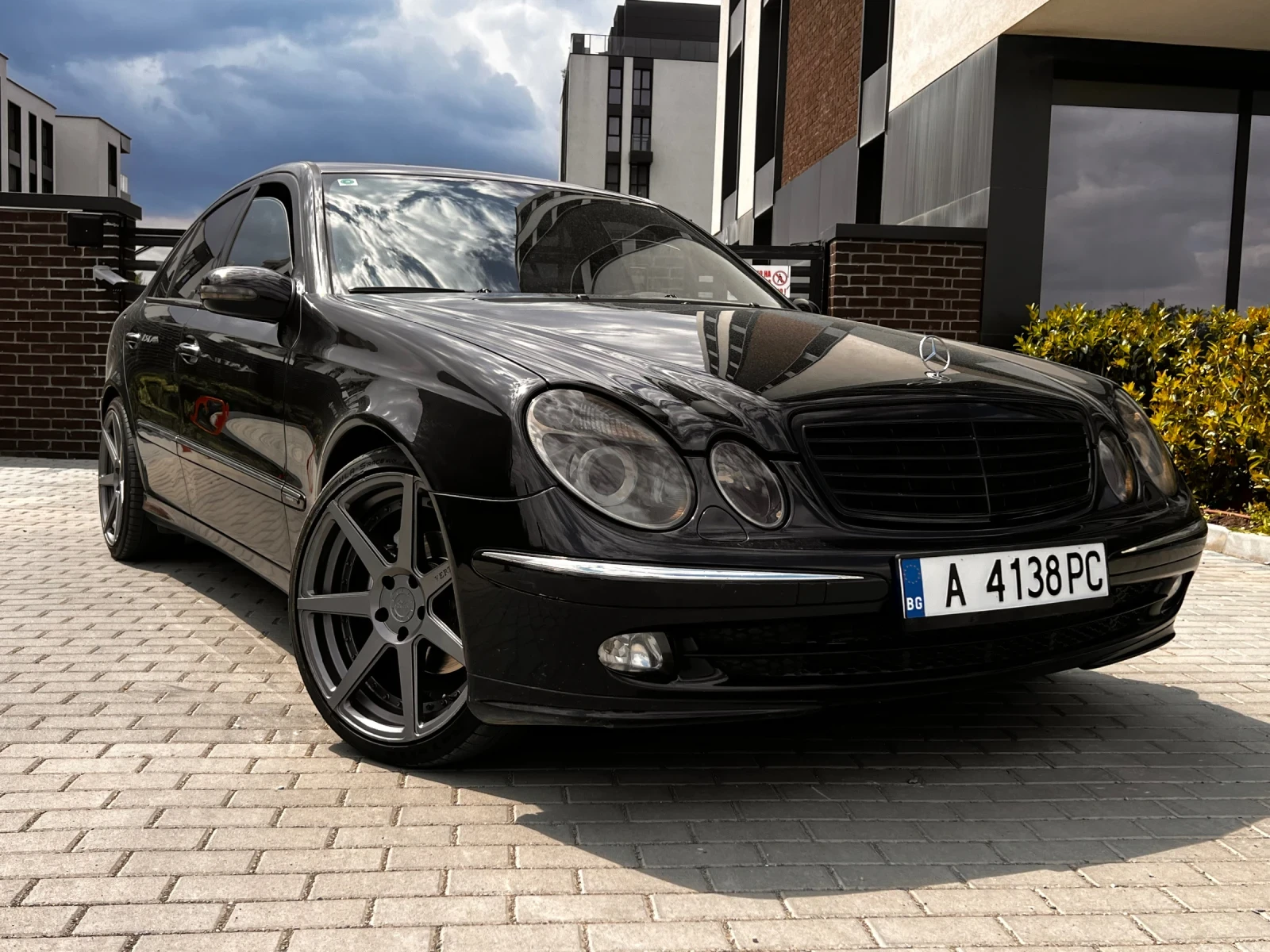 Mercedes-Benz E 280, снимка 2 - Автомобили и джипове - 54947477