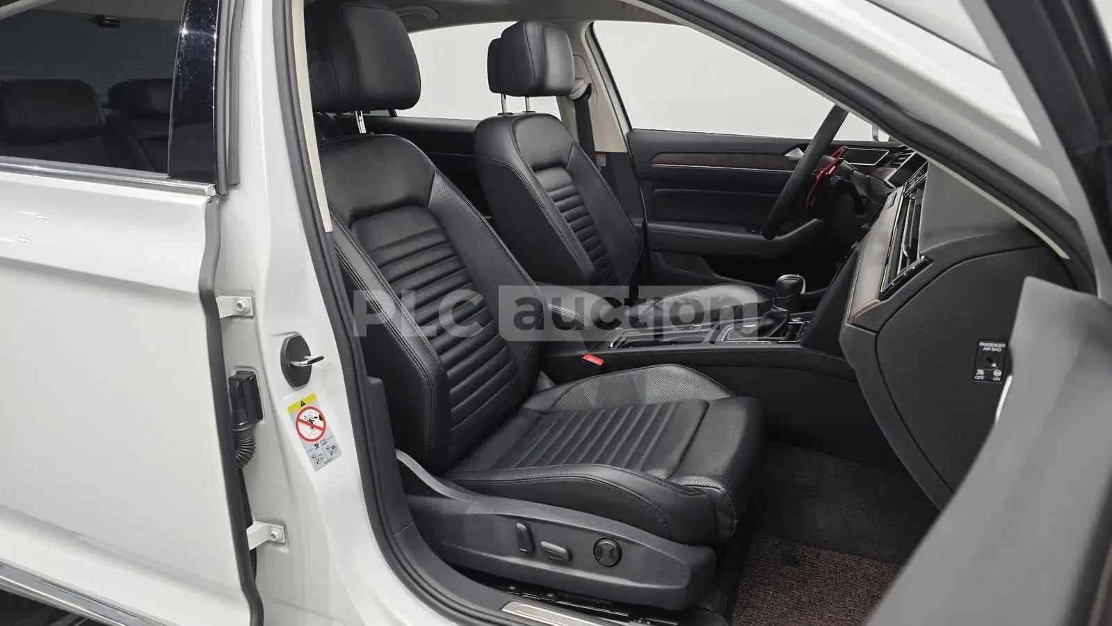 VW Passat 2.0TDI 4MOTION PRESTIGE! PANO/HEAD-UP/CAM, снимка 12 - Автомобили и джипове - 55225373