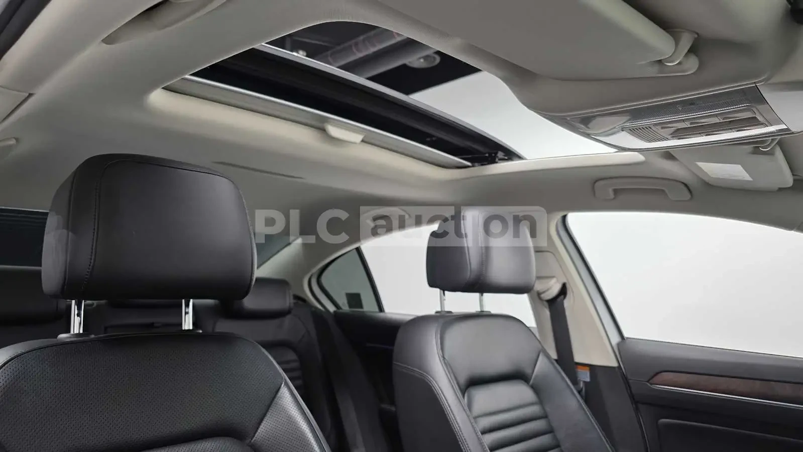 VW Passat 2.0TDI 4MOTION PRESTIGE! PANO/HEAD-UP/CAM, снимка 13 - Автомобили и джипове - 55225373