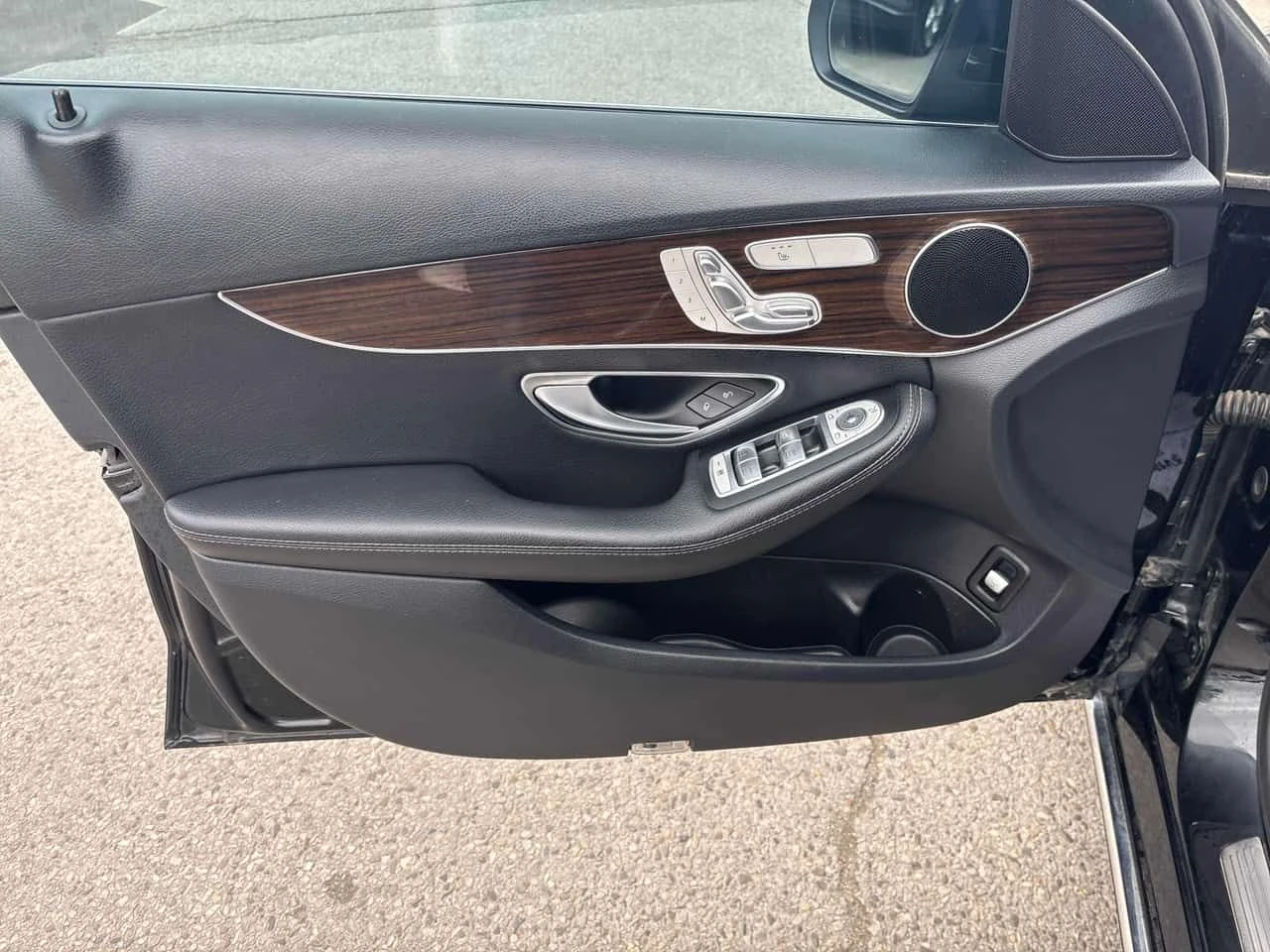 Mercedes-Benz C 300 * CARFAX * ЦЕНА ДО БГ, снимка 12 - Автомобили и джипове - 55243104