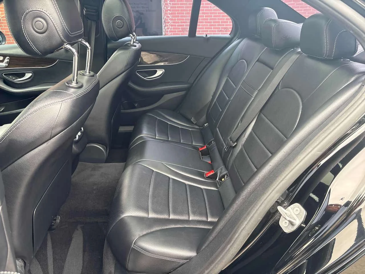 Mercedes-Benz C 300 * CARFAX * ЦЕНА ДО БГ, снимка 14 - Автомобили и джипове - 55243104