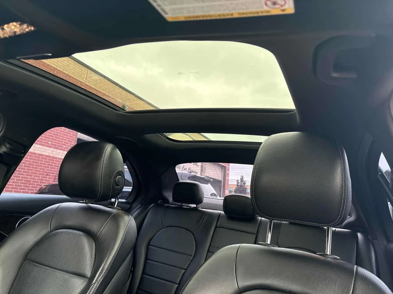 Mercedes-Benz C 300 * CARFAX * ЦЕНА ДО БГ, снимка 13 - Автомобили и джипове - 55243104