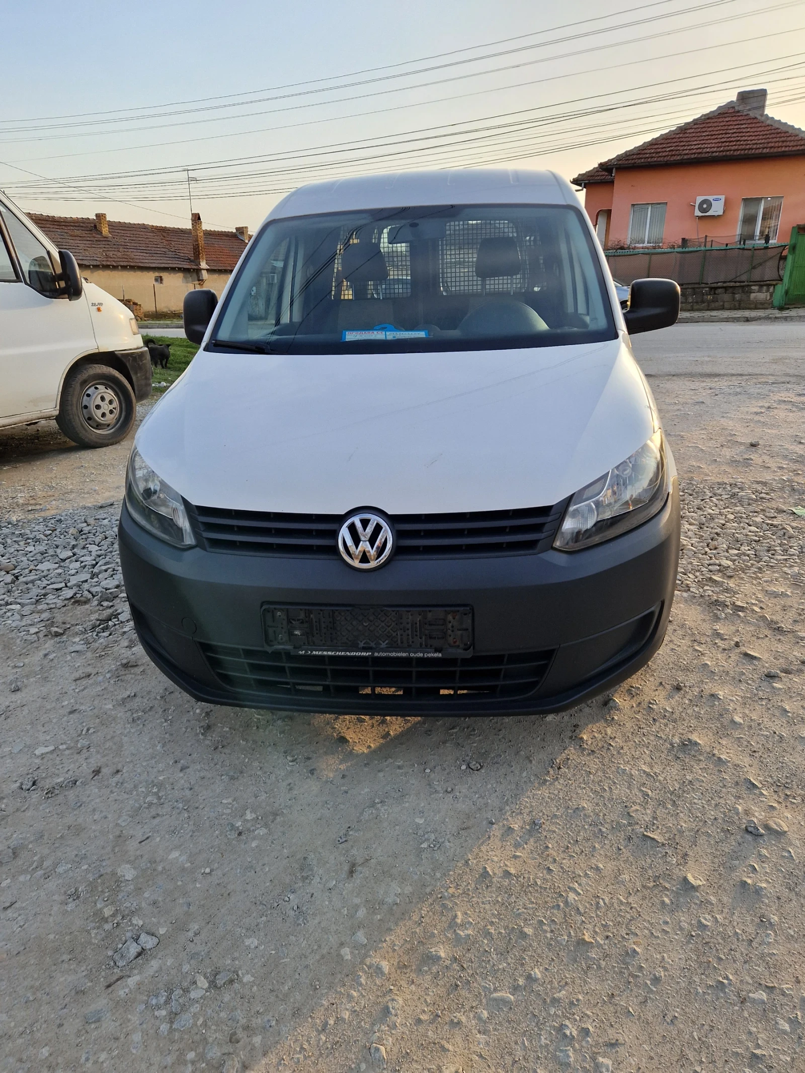 VW Caddy 1.6 TDI, снимка 7 - Автомобили и джипове - 55278050