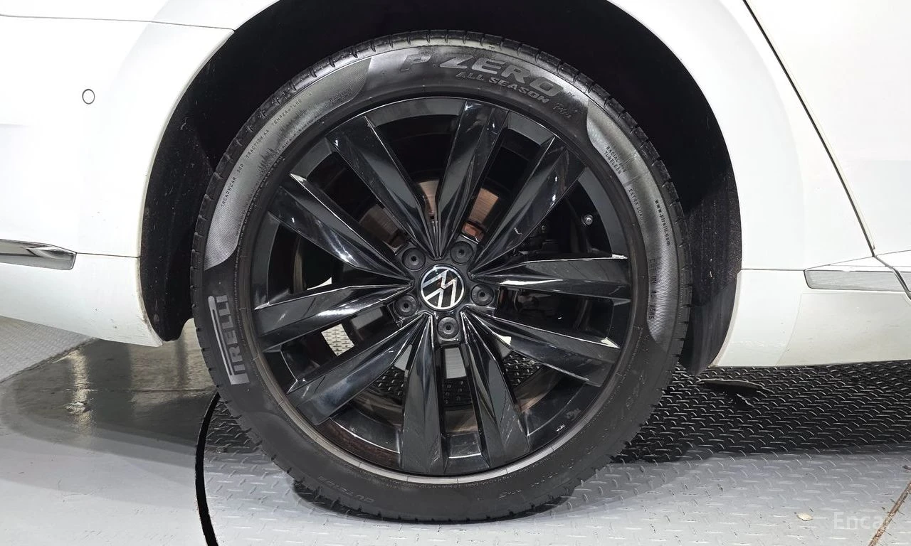 VW Arteon 2.0 TDI* PRESTIGE* МАСАЖ* 360* ОБДУХ* КРАЙНА ЦЕНА, снимка 5 - Автомобили и джипове - 55531006