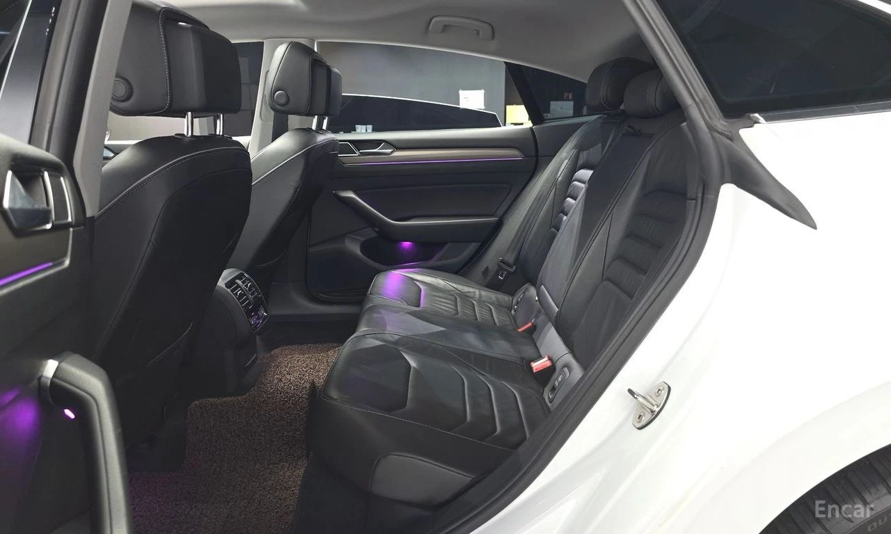 VW Arteon 2.0 TDI* PRESTIGE* МАСАЖ* 360* ОБДУХ* КРАЙНА ЦЕНА, снимка 16 - Автомобили и джипове - 55531006